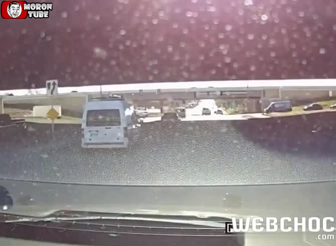 Video :Police Grappler Bumper ends the chase quickly